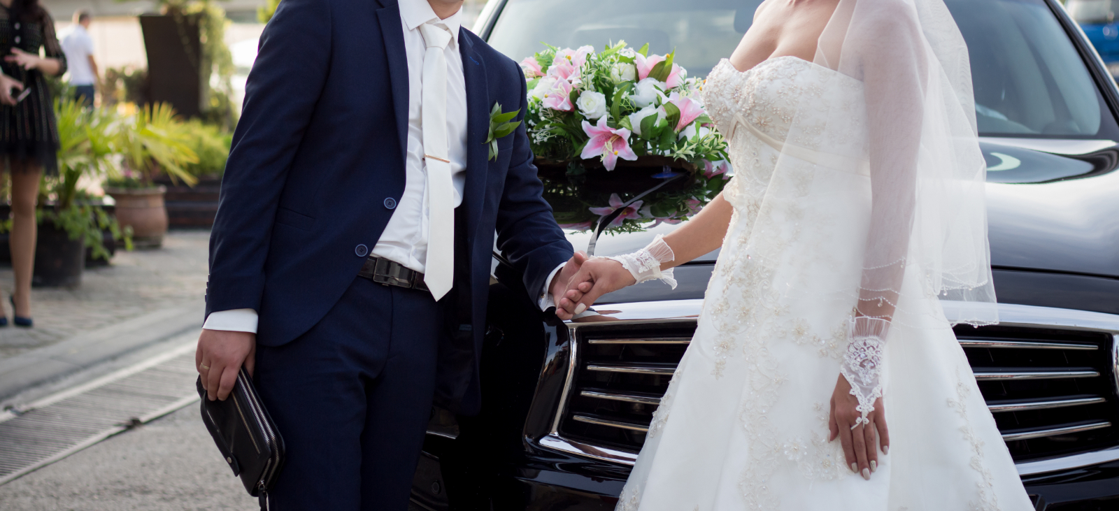 Make Your Big Day Magical By Hiring Wedding Limo Transportation